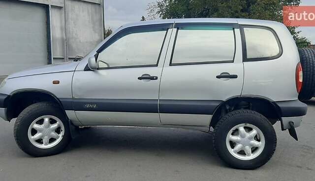 Сірий Шевроле Нива, об'ємом двигуна 1.69 л та пробігом 257 тис. км за 4300 $, фото 7 на Automoto.ua