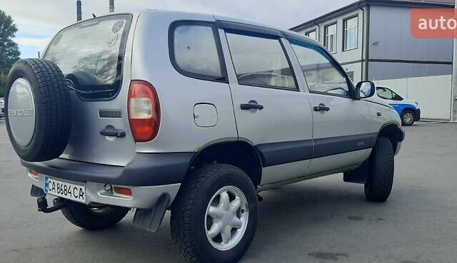 Сірий Шевроле Нива, об'ємом двигуна 1.69 л та пробігом 257 тис. км за 4300 $, фото 6 на Automoto.ua