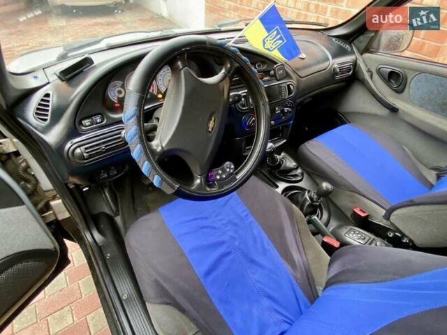 Сірий Шевроле Нива, об'ємом двигуна 1.7 л та пробігом 190 тис. км за 2700 $, фото 1 на Automoto.ua