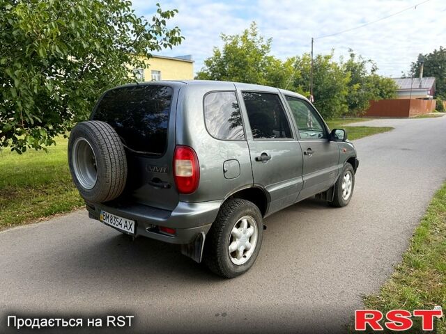 Серый Шевроле Нива, объемом двигателя 1.7 л и пробегом 125 тыс. км за 3350 $, фото 4 на Automoto.ua