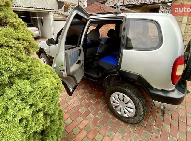 Сірий Шевроле Нива, об'ємом двигуна 1.7 л та пробігом 190 тис. км за 2700 $, фото 8 на Automoto.ua