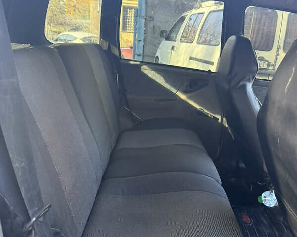 Серый Шевроле Нива, объемом двигателя 1.7 л и пробегом 340 тыс. км за 2700 $, фото 4 на Automoto.ua