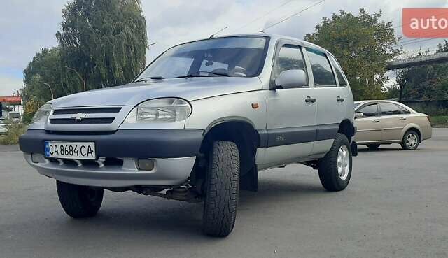 Сірий Шевроле Нива, об'ємом двигуна 1.69 л та пробігом 257 тис. км за 4300 $, фото 9 на Automoto.ua