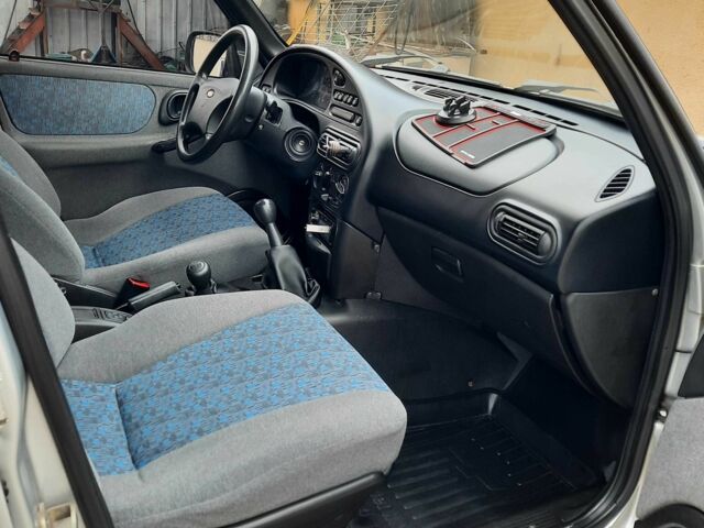 Сірий Шевроле Нива, об'ємом двигуна 1.7 л та пробігом 344 тис. км за 3100 $, фото 10 на Automoto.ua