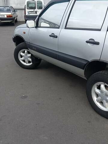 Сірий Шевроле Нива, об'ємом двигуна 1.69 л та пробігом 257 тис. км за 4300 $, фото 10 на Automoto.ua