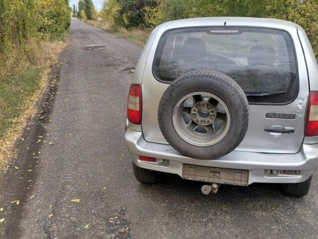 Сірий Шевроле Нива, об'ємом двигуна 1.7 л та пробігом 230 тис. км за 1666 $, фото 4 на Automoto.ua