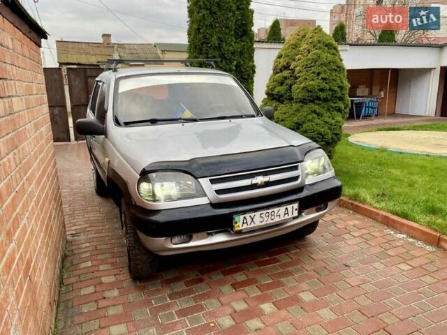 Сірий Шевроле Нива, об'ємом двигуна 1.7 л та пробігом 190 тис. км за 2700 $, фото 12 на Automoto.ua