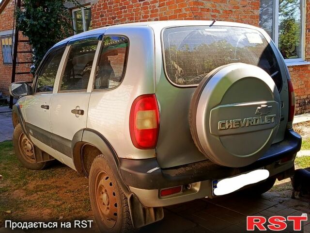 Сірий Шевроле Нива, об'ємом двигуна 1.7 л та пробігом 165 тис. км за 4300 $, фото 2 на Automoto.ua