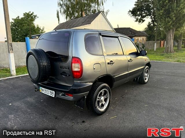 Сірий Шевроле Нива, об'ємом двигуна 1.7 л та пробігом 200 тис. км за 3450 $, фото 2 на Automoto.ua