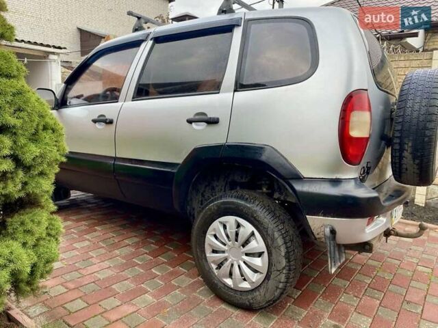 Сірий Шевроле Нива, об'ємом двигуна 1.7 л та пробігом 190 тис. км за 2700 $, фото 9 на Automoto.ua