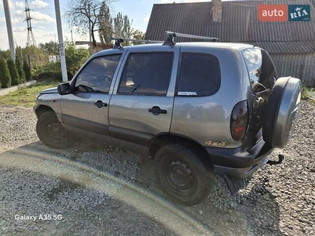 Серый Шевроле Нива, объемом двигателя 1.7 л и пробегом 161 тыс. км за 3000 $, фото 31 на Automoto.ua