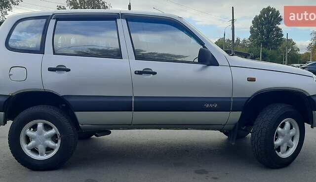 Сірий Шевроле Нива, об'ємом двигуна 1.69 л та пробігом 257 тис. км за 4300 $, фото 5 на Automoto.ua