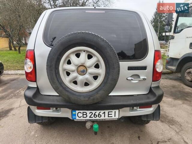 Серый Шевроле Нива, объемом двигателя 1.69 л и пробегом 140 тыс. км за 4000 $, фото 10 на Automoto.ua