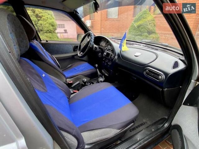 Сірий Шевроле Нива, об'ємом двигуна 1.7 л та пробігом 190 тис. км за 2700 $, фото 11 на Automoto.ua