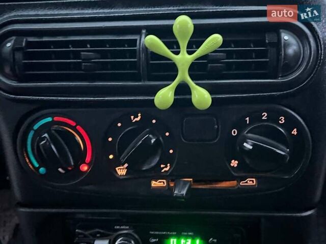 Сірий Шевроле Нива, об'ємом двигуна 1.7 л та пробігом 201 тис. км за 3999 $, фото 48 на Automoto.ua