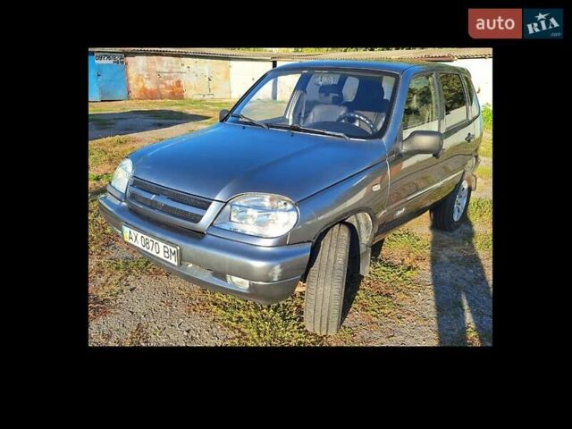 Сірий Шевроле Нива, об'ємом двигуна 1.69 л та пробігом 208 тис. км за 5100 $, фото 3 на Automoto.ua