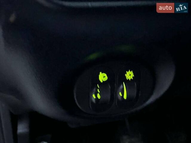 Сірий Шевроле Нива, об'ємом двигуна 1.7 л та пробігом 201 тис. км за 3999 $, фото 43 на Automoto.ua