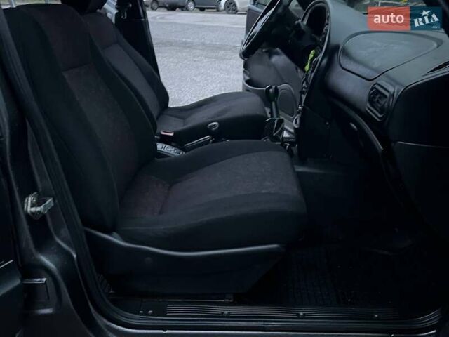 Сірий Шевроле Нива, об'ємом двигуна 1.7 л та пробігом 201 тис. км за 3999 $, фото 36 на Automoto.ua