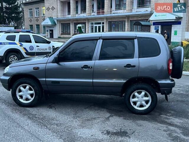 Сірий Шевроле Нива, об'ємом двигуна 1.7 л та пробігом 201 тис. км за 3999 $, фото 21 на Automoto.ua
