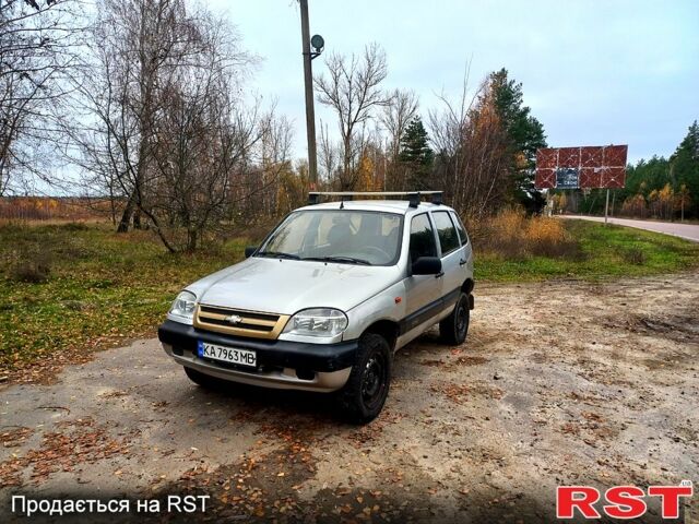 Сірий Шевроле Нива, об'ємом двигуна 1.7 л та пробігом 188 тис. км за 1950 $, фото 2 на Automoto.ua