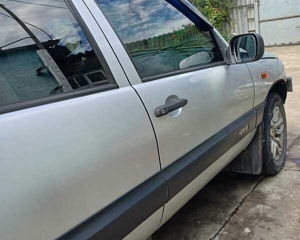 Серый Шевроле Нива, объемом двигателя 1.69 л и пробегом 85 тыс. км за 4100 $, фото 4 на Automoto.ua