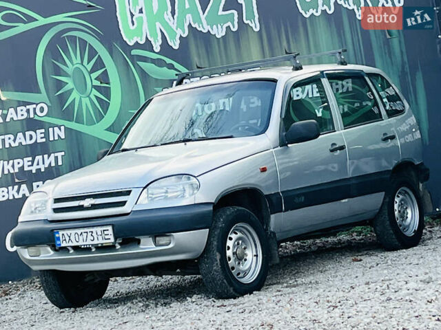 Сірий Шевроле Нива, об'ємом двигуна 1.69 л та пробігом 232 тис. км за 3400 $, фото 2 на Automoto.ua