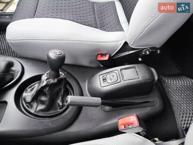 Серый Шевроле Нива, объемом двигателя 1.7 л и пробегом 153 тыс. км за 3800 $, фото 10 на Automoto.ua