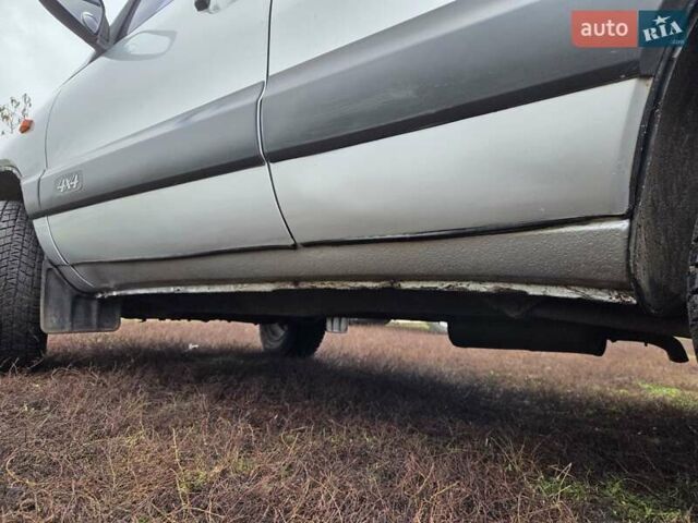Сірий Шевроле Нива, об'ємом двигуна 1.7 л та пробігом 173 тис. км за 4200 $, фото 12 на Automoto.ua