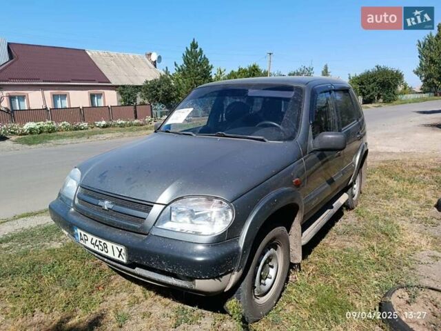 Сірий Шевроле Нива, об'ємом двигуна 1.69 л та пробігом 284 тис. км за 4700 $, фото 6 на Automoto.ua