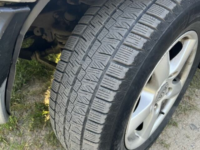 Серый Шевроле Нива, объемом двигателя 1.7 л и пробегом 247 тыс. км за 3500 $, фото 6 на Automoto.ua