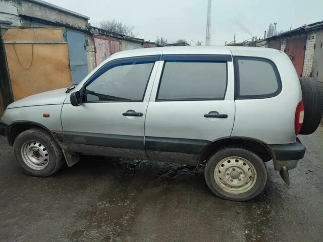 Серый Шевроле Нива, объемом двигателя 1.7 л и пробегом 1 тыс. км за 2000 $, фото 1 на Automoto.ua