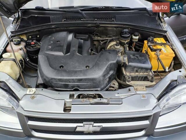 Серый Шевроле Нива, объемом двигателя 1.7 л и пробегом 153 тыс. км за 3800 $, фото 29 на Automoto.ua