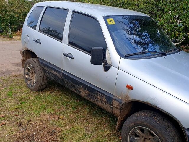 Серый Шевроле Нива, объемом двигателя 1.7 л и пробегом 0 тыс. км за 1550 $, фото 1 на Automoto.ua