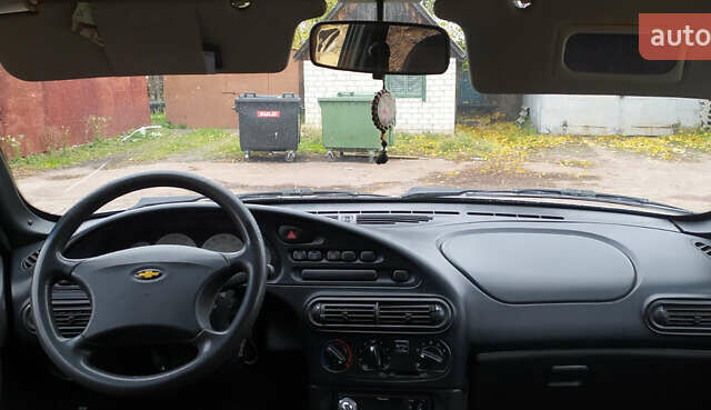 Шевроле Нива 2006 в Кролевце на Automoto.ua Серый Шевроле Нива, объемом двигателя 1.7 л и пробегом 154 тыс. км за 5200 $, фото 14 на Automoto.ua