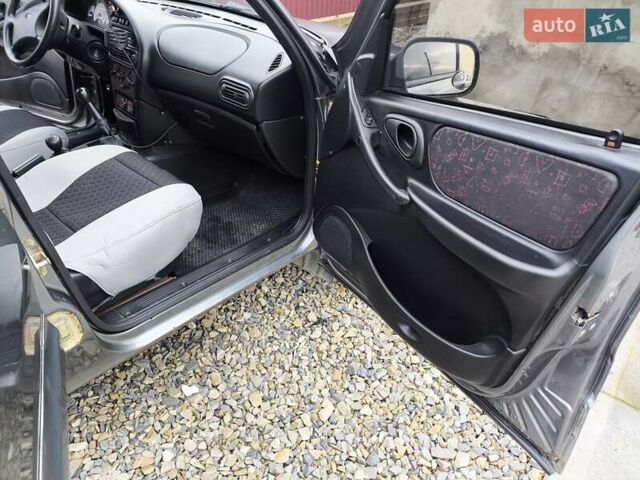 Серый Шевроле Нива, объемом двигателя 1.7 л и пробегом 153 тыс. км за 3800 $, фото 16 на Automoto.ua