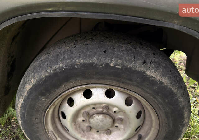 Серый Шевроле Нива, объемом двигателя 1.69 л и пробегом 250 тыс. км за 3300 $, фото 10 на Automoto.ua