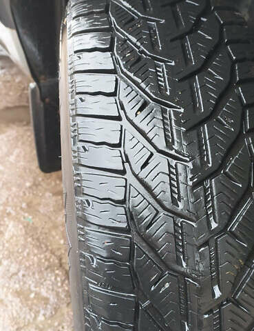 Шевроле Нива 2006 в Кролевце на Automoto.ua Серый Шевроле Нива, объемом двигателя 1.7 л и пробегом 154 тыс. км за 5200 $, фото 5 на Automoto.ua