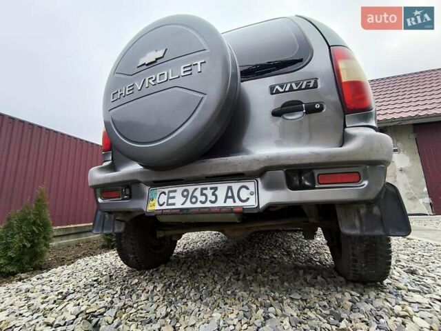Серый Шевроле Нива, объемом двигателя 1.7 л и пробегом 153 тыс. км за 3800 $, фото 8 на Automoto.ua