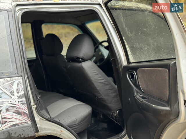 Сірий Шевроле Нива, об'ємом двигуна 1.7 л та пробігом 300 тис. км за 2999 $, фото 14 на Automoto.ua