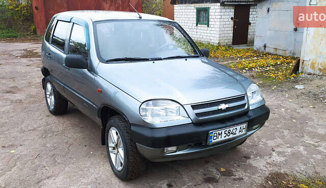 Шевроле Нива 2006 в Кролевце на Automoto.ua Серый Шевроле Нива, объемом двигателя 1.7 л и пробегом 154 тыс. км за 5200 $, фото 2 на Automoto.ua