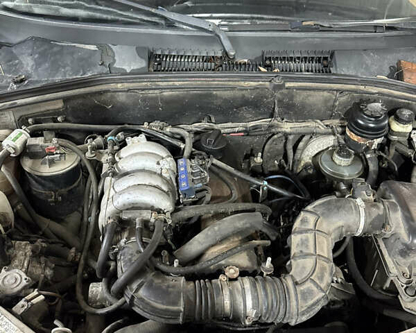 Серый Шевроле Нива, объемом двигателя 1.69 л и пробегом 160 тыс. км за 2800 $, фото 11 на Automoto.ua