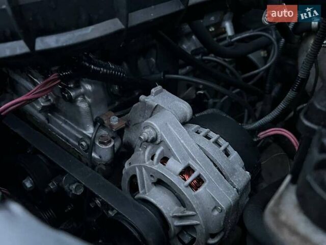 Сірий Шевроле Нива, об'ємом двигуна 1.7 л та пробігом 201 тис. км за 3999 $, фото 57 на Automoto.ua