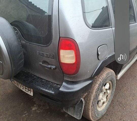 Сірий Шевроле Нива, об'ємом двигуна 1 л та пробігом 100 тис. км за 3000 $, фото 3 на Automoto.ua