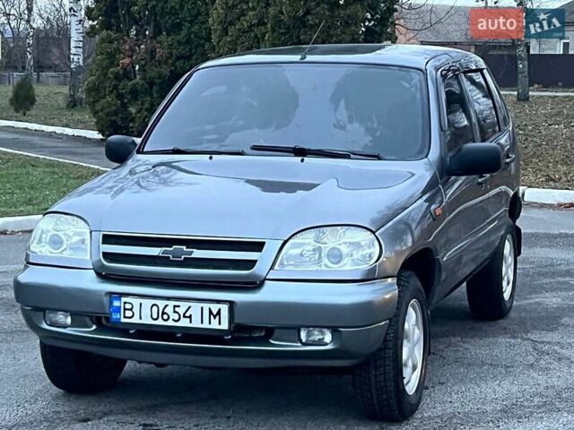Сірий Шевроле Нива, об'ємом двигуна 1.7 л та пробігом 201 тис. км за 3999 $, фото 6 на Automoto.ua