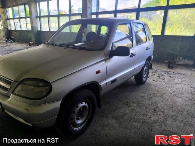 Сірий Шевроле Нива, об'ємом двигуна 1.7 л та пробігом 180 тис. км за 3700 $, фото 5 на Automoto.ua