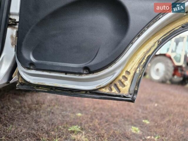 Сірий Шевроле Нива, об'ємом двигуна 1.7 л та пробігом 173 тис. км за 4200 $, фото 7 на Automoto.ua