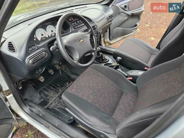 Сірий Шевроле Нива, об'ємом двигуна 1.7 л та пробігом 173 тис. км за 4200 $, фото 10 на Automoto.ua