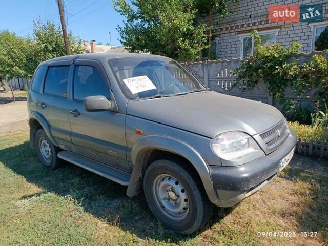 Сірий Шевроле Нива, об'ємом двигуна 1.69 л та пробігом 284 тис. км за 4700 $, фото 11 на Automoto.ua