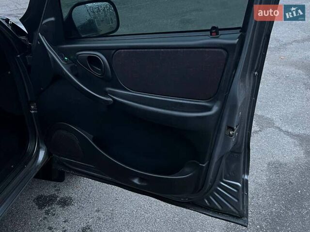 Сірий Шевроле Нива, об'ємом двигуна 1.7 л та пробігом 201 тис. км за 3999 $, фото 42 на Automoto.ua