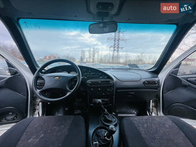Сірий Шевроле Нива, об'ємом двигуна 1.69 л та пробігом 232 тис. км за 3400 $, фото 12 на Automoto.ua